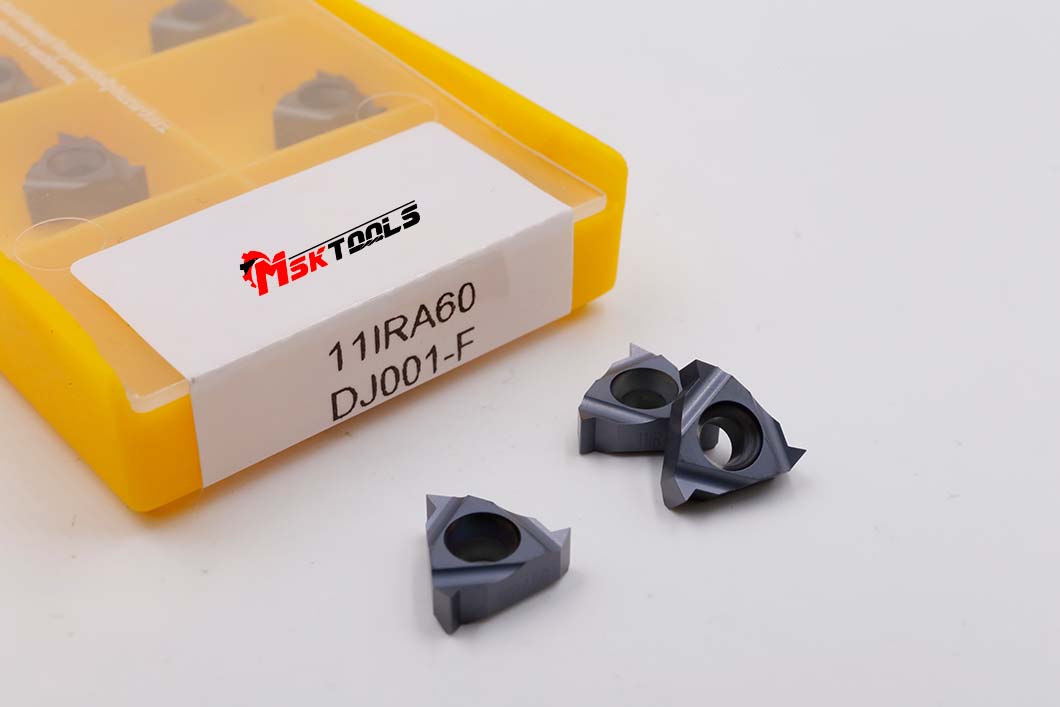 carbide insert cutting tool